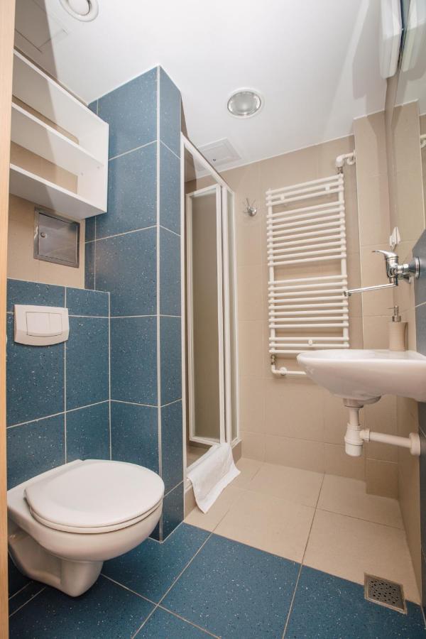 Auberge de jeunesse Strumyk à Cracovie Extérieur photo