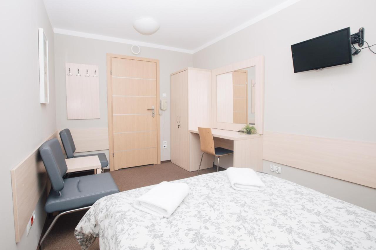 Auberge de jeunesse Strumyk à Cracovie Extérieur photo