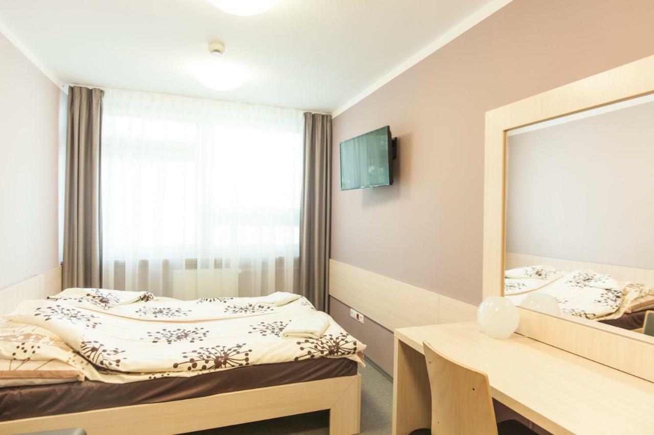 Auberge de jeunesse Strumyk à Cracovie Extérieur photo