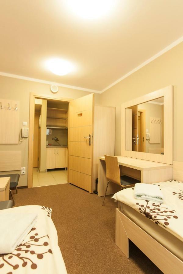Auberge de jeunesse Strumyk à Cracovie Extérieur photo