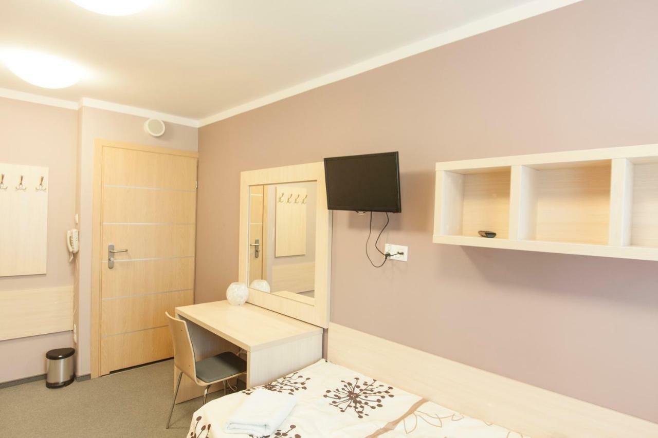 Auberge de jeunesse Strumyk à Cracovie Extérieur photo